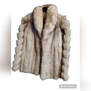 Used Womens Saga Fox Fur Coat Size Small/ Medium